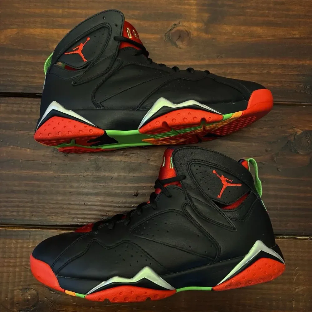 Air Jordan 7 Retro Marvin the Martian Shoes